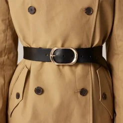 Oval buckle belt in Italian leather
