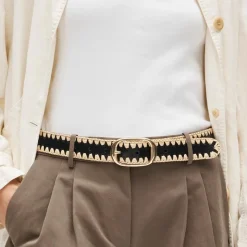 Oval buckle belt in leather and faux raffia
