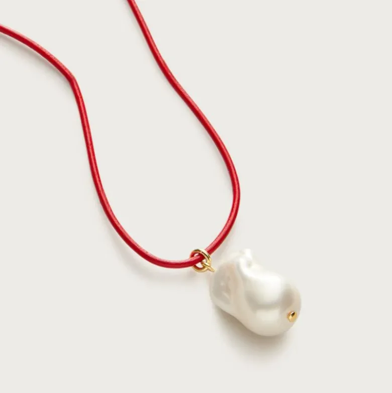 Pearl pendant and leather cord necklace