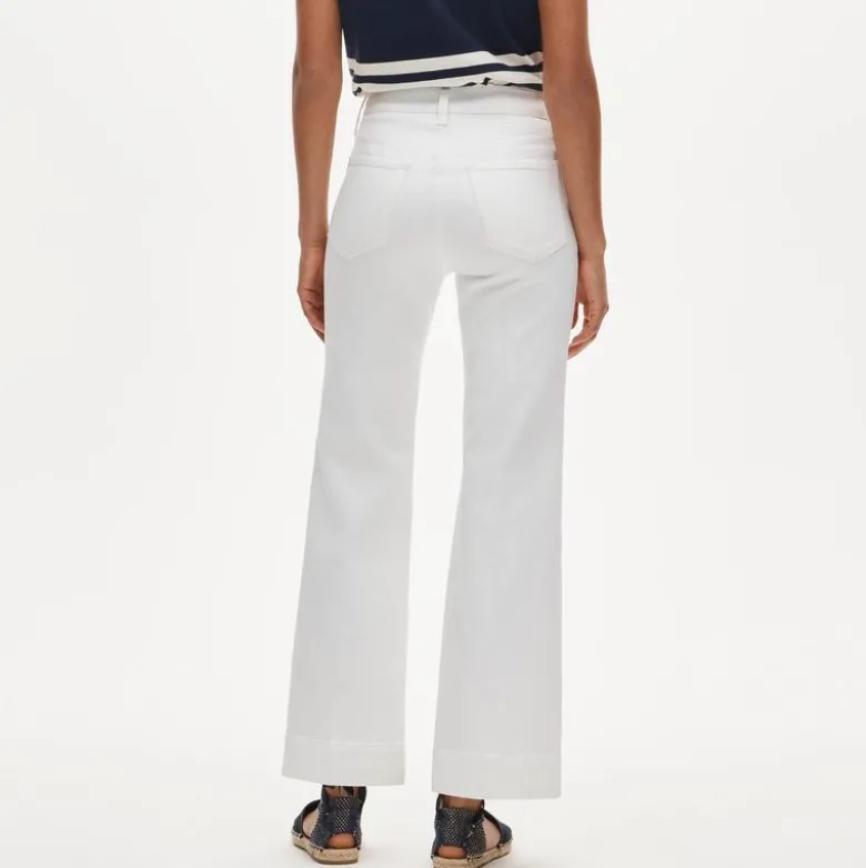 Petite Charley kickout cropped jean in super-stretch with patch pockets