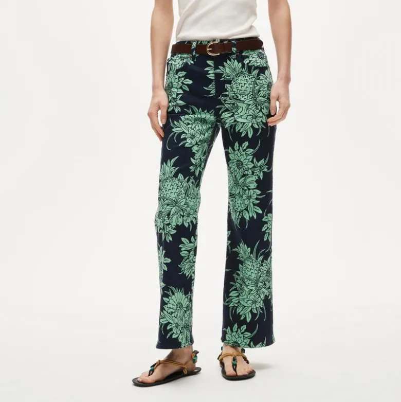Petite Charley kickout cropped jean in pineapple garden print