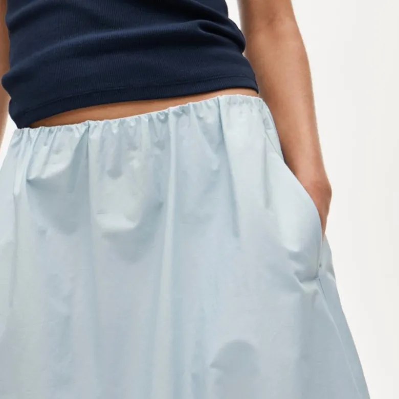 Petite pull-on midi skirt in cotton poplin