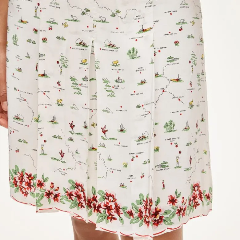 Pleated knee-length skirt in map print