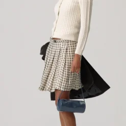 Pleated prep skirt in foulard print