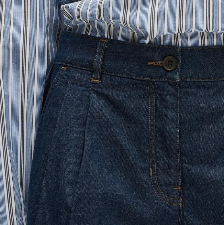 Pleated short in drapey denim