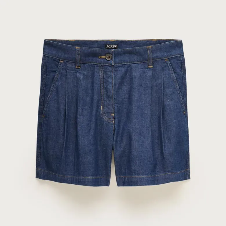Pleated short in drapey denim