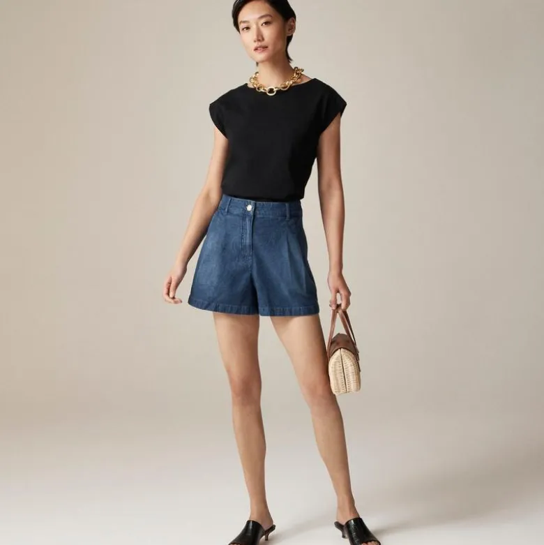 Pleated short in drapey denim