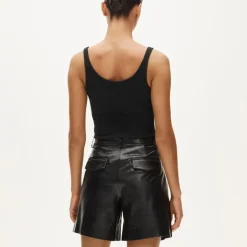 Pleated trouser short in leather