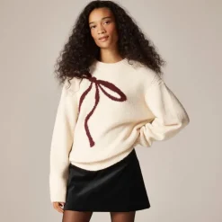 Relaxed crewneck pullover in bow print