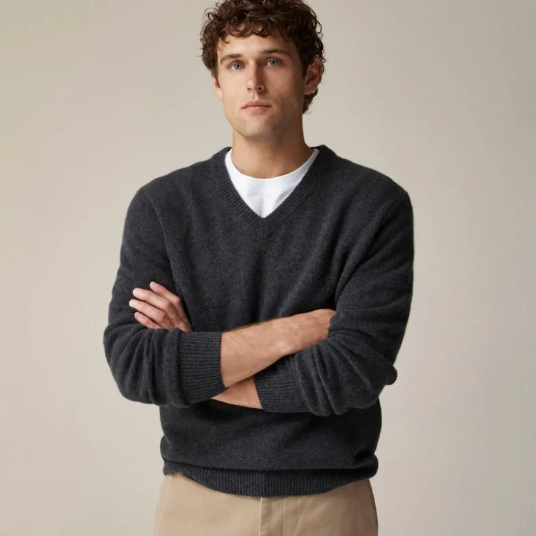 Relaxed midweight cashmere V-neck sweater