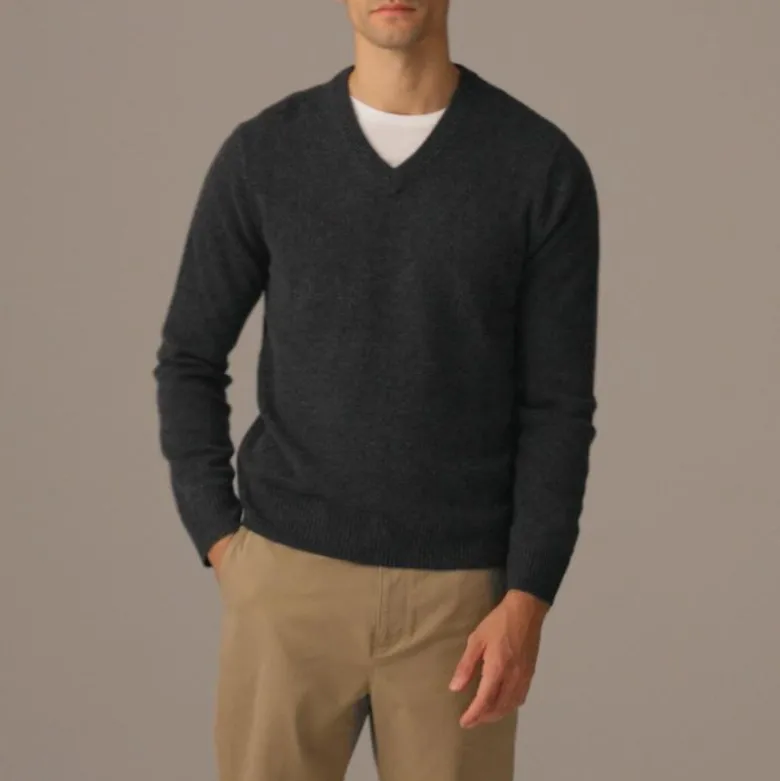 Relaxed midweight cashmere V-neck sweater