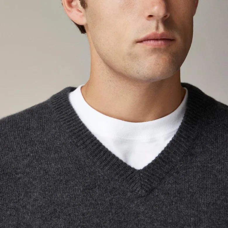 Relaxed midweight cashmere V-neck sweater