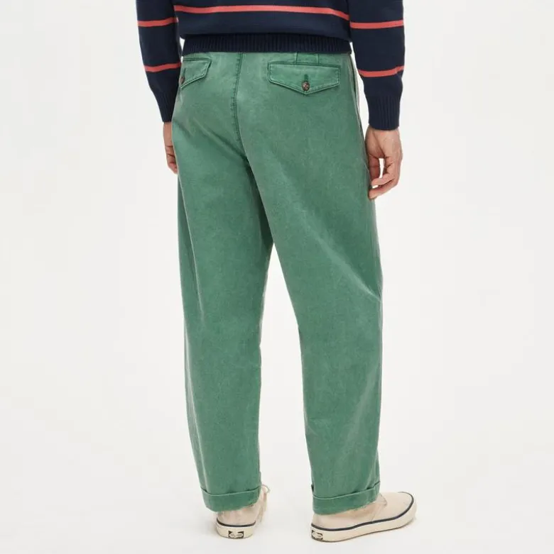 Relaxed-fit double-pleated chino pant in cotton