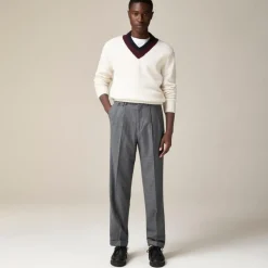 Relaxed-fit single-pleat trouser in Italian wool flannel