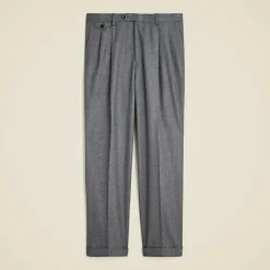 Relaxed-fit single-pleat trouser in Italian wool flannel