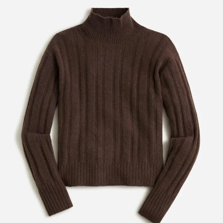 Ribbed mockneck sweater in Supersoft yarn