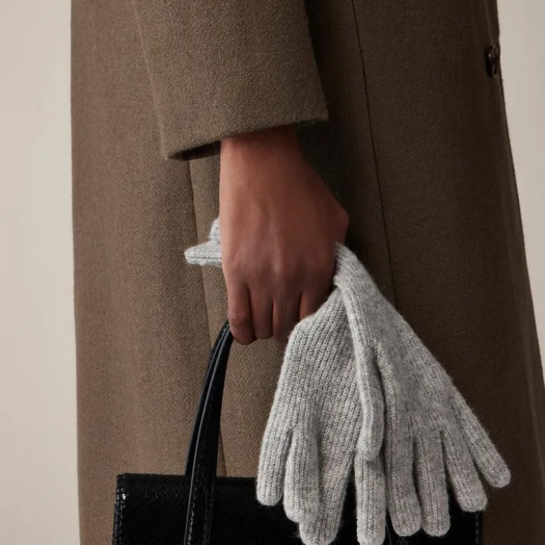 Ribbed tech-touch gloves in Supersoft yarn
