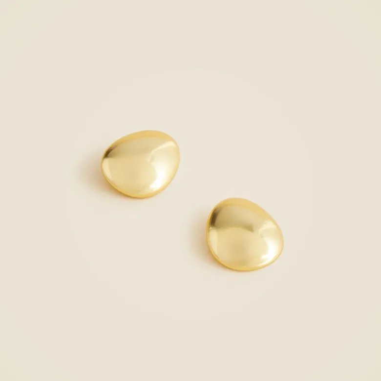 Round stud earrings