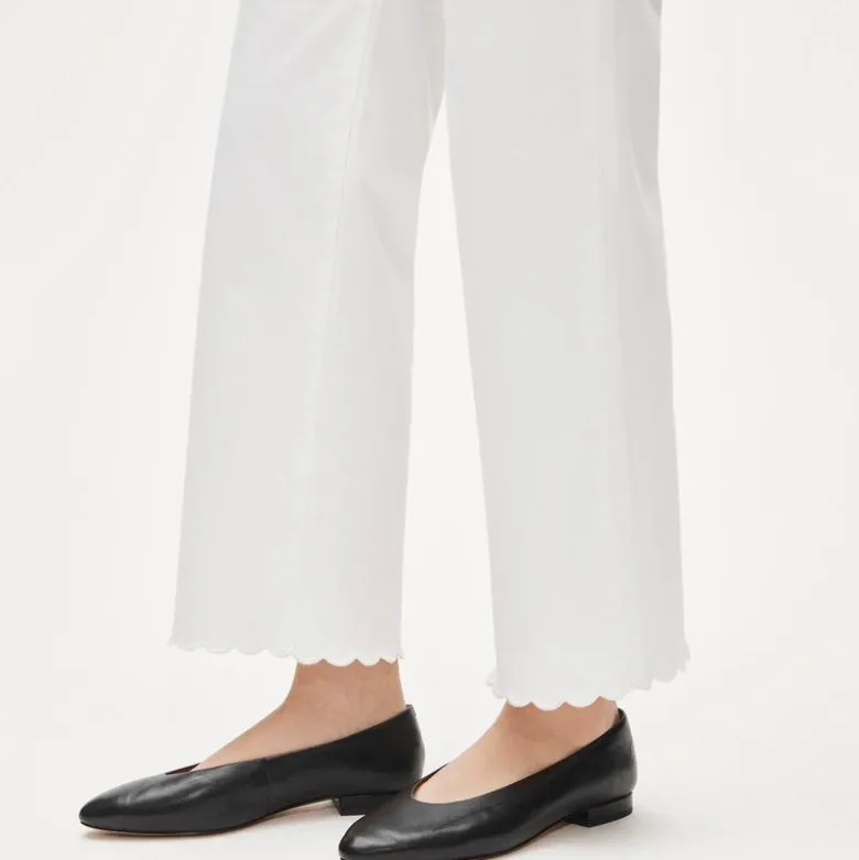 Scallop-trim slim-wide jean