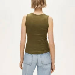 Scoopneck shell in merino wool with embellishments