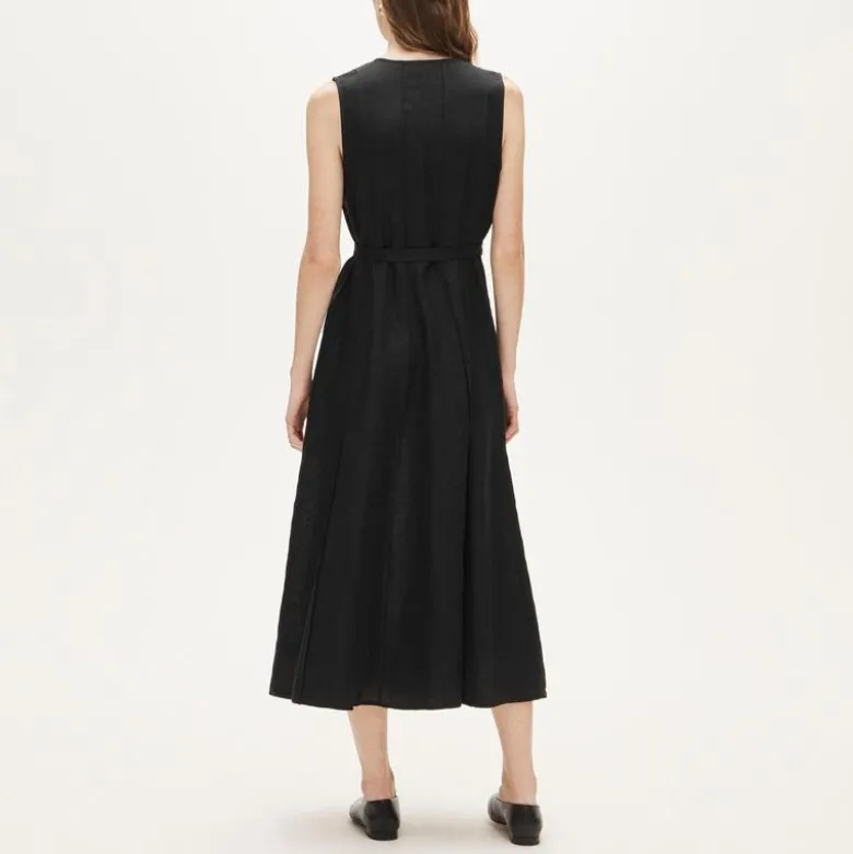 Seamed linen dress with removable belt