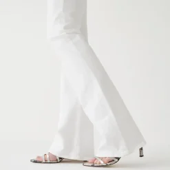 Skinny flare jean in white wash