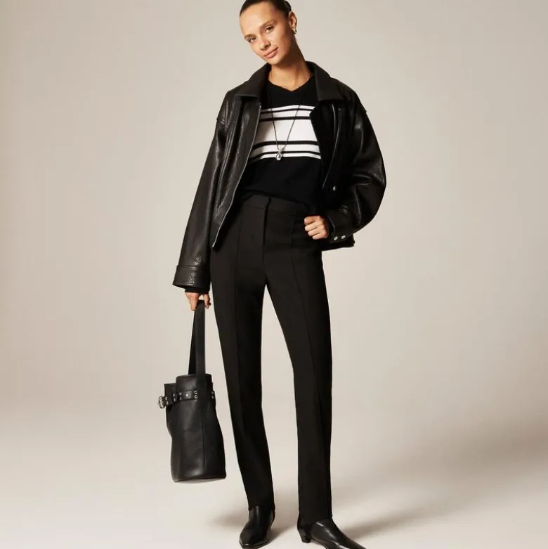 Stirrup pant in four-season stretch