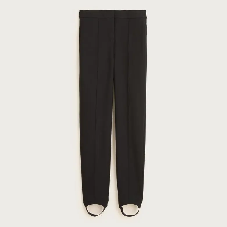 Stirrup pant in four-season stretch