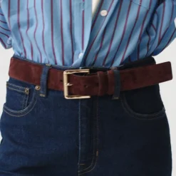 Suede roller-buckle belt