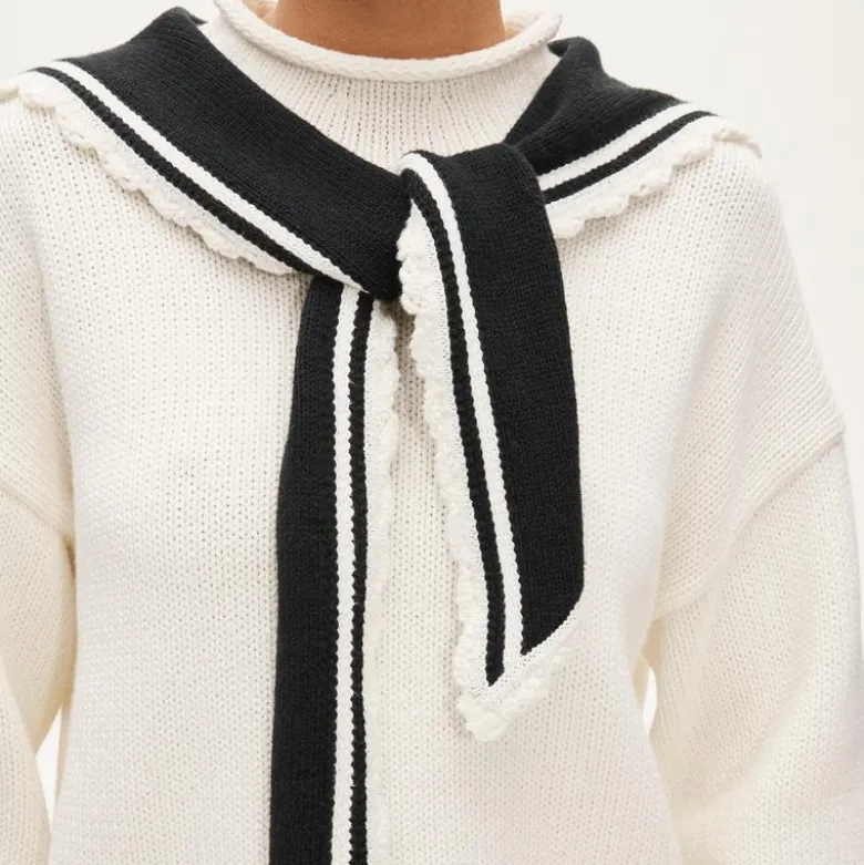 The Rollneck™ by Tanner Fletcher