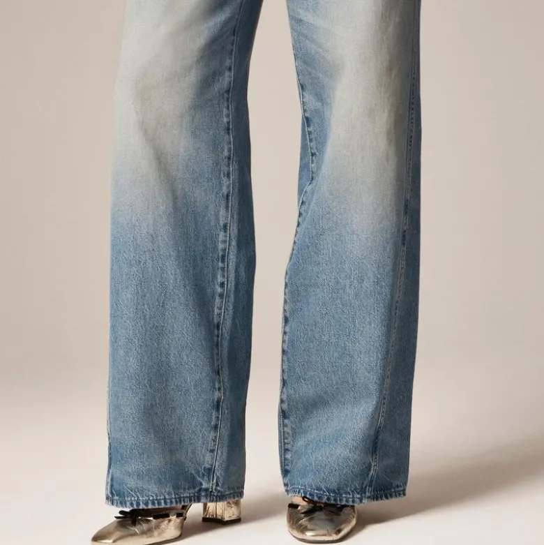 Utility low-rise wide-leg jean