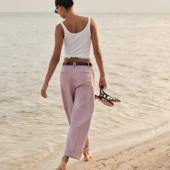 Wide-leg pleated pant