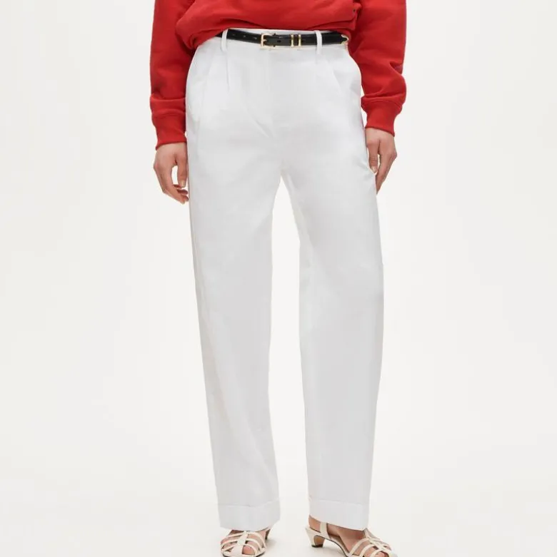 Wide-leg pleated pant